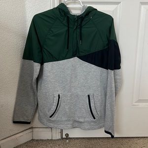 Hollister Boy’s M sweater